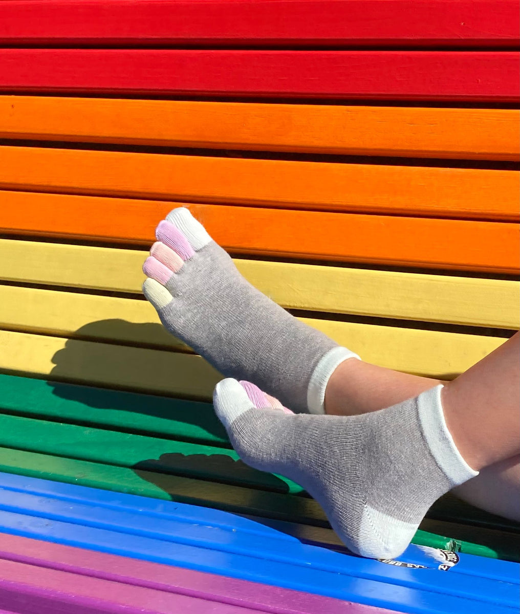 Knitido - Rainbows, short socks with colourful toes - The Barefoot Lab -  Free your feet