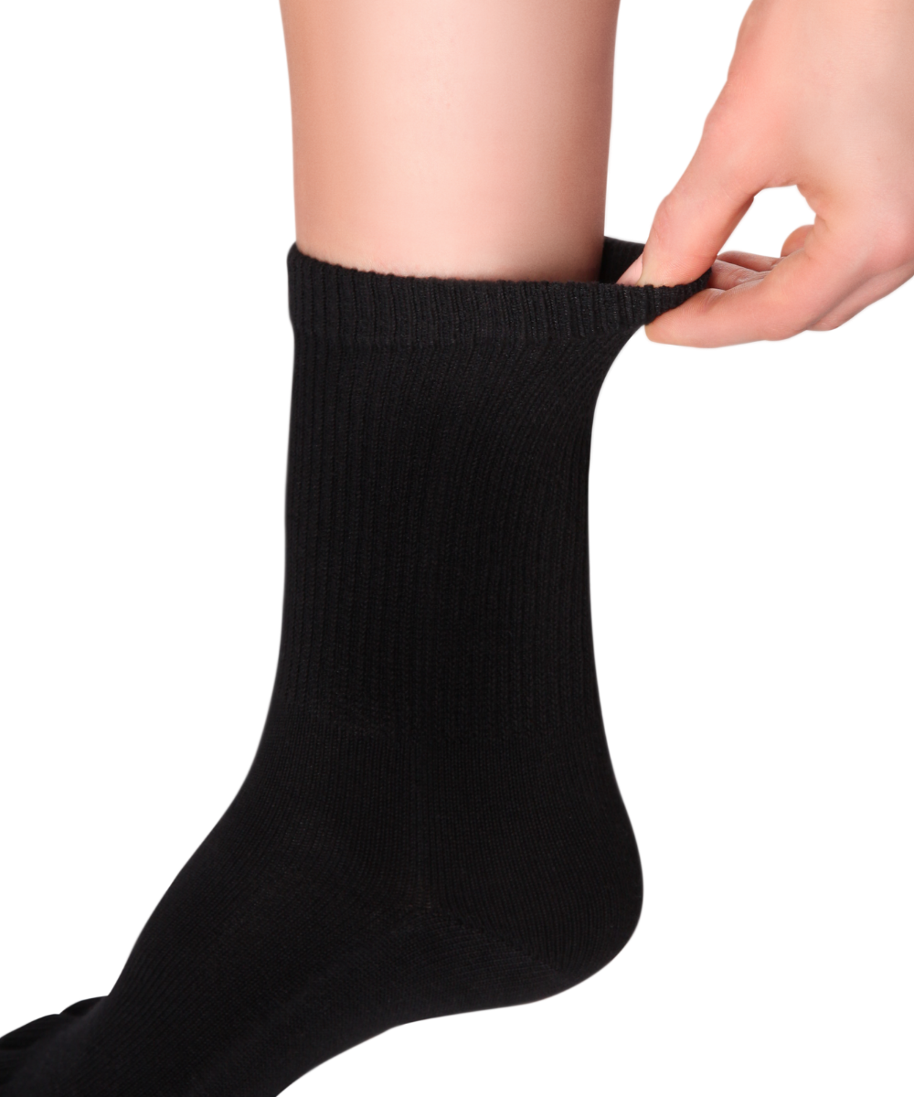 Knitido Essentials Relax calf length comfort toe socks, color black 