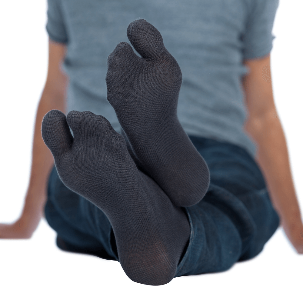 Knitido Calcetines Tabi tradicionales cortos de algodón en gris oscuro