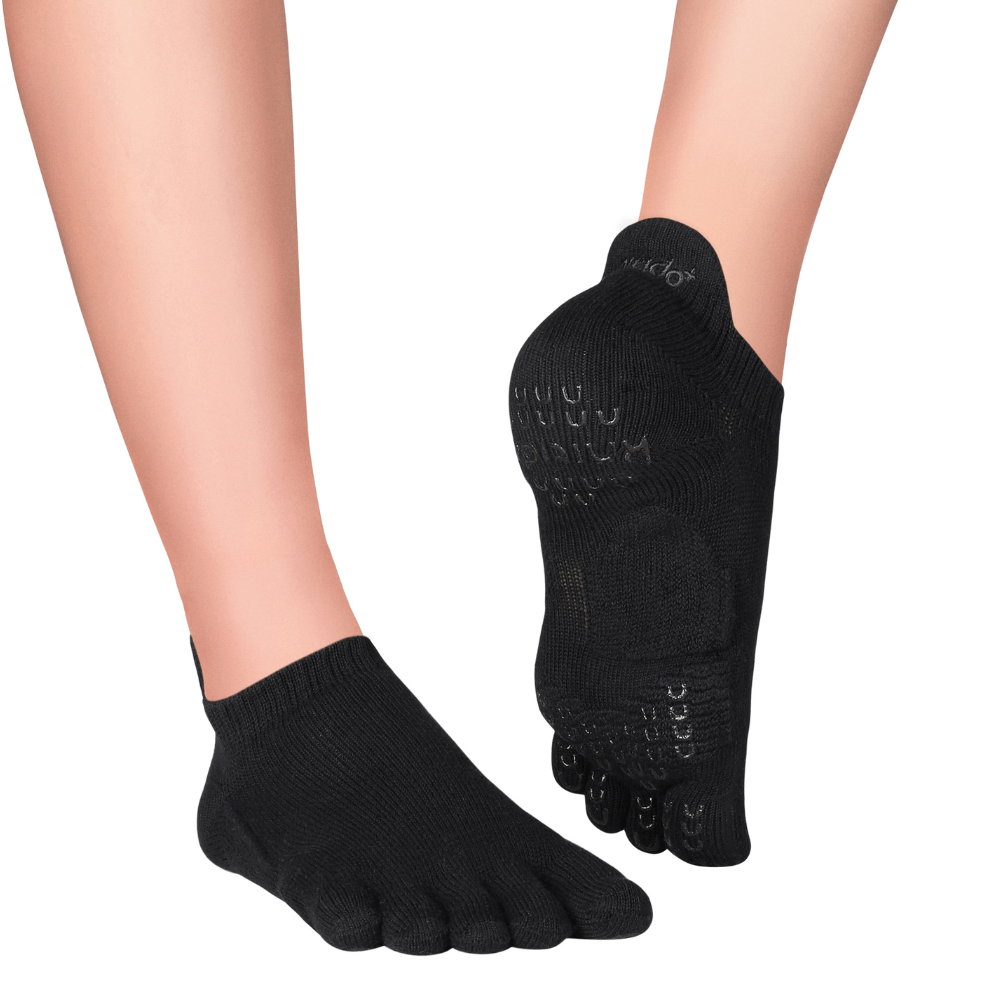 KNITIDO+ Sora Non-Slip Socks for Pilates Yoga, Indigo (55) : :  Fashion