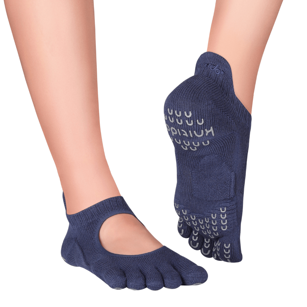 open sneaker toe socks for pilates and yoga with pads and ABS from Knitido Plus in indigo