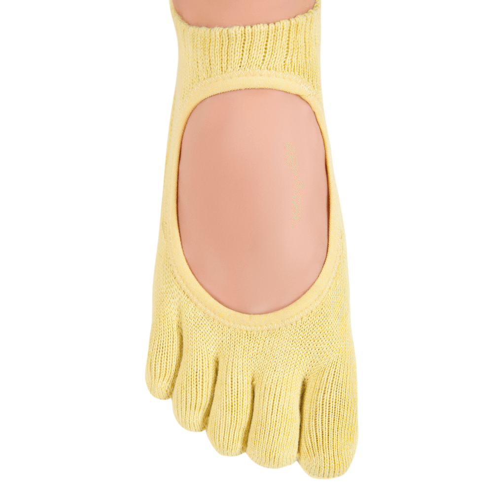 open sneaker toe socks for pilates and yoga with pads and ABS from Knitido Plus in pistachio
