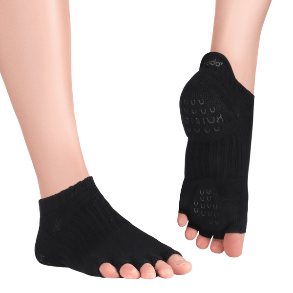 Knitido Yoga and Pilates Toe Socks with grip: Tani Sneaker Toe Socks with Grip 