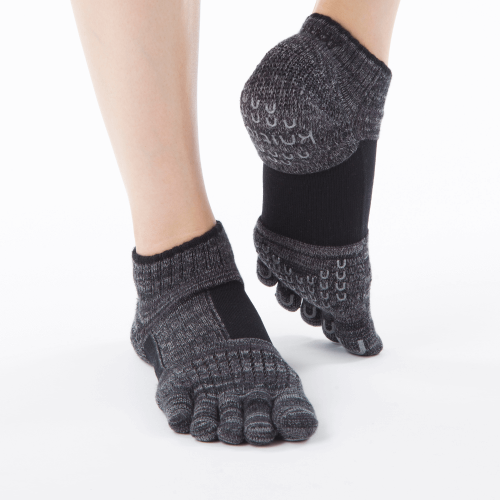 Knitido Plus calze con dita Umi, plantare Yoga screziato con supporto metatarsale