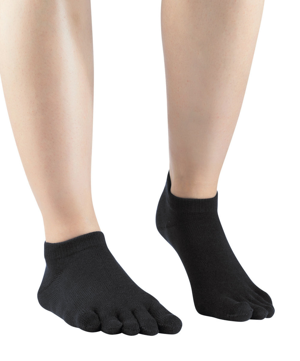 Knitido KURZE BAUMWOLL-ZEHENSOCKEN FÜR DEN ALLTAG in schwarz 