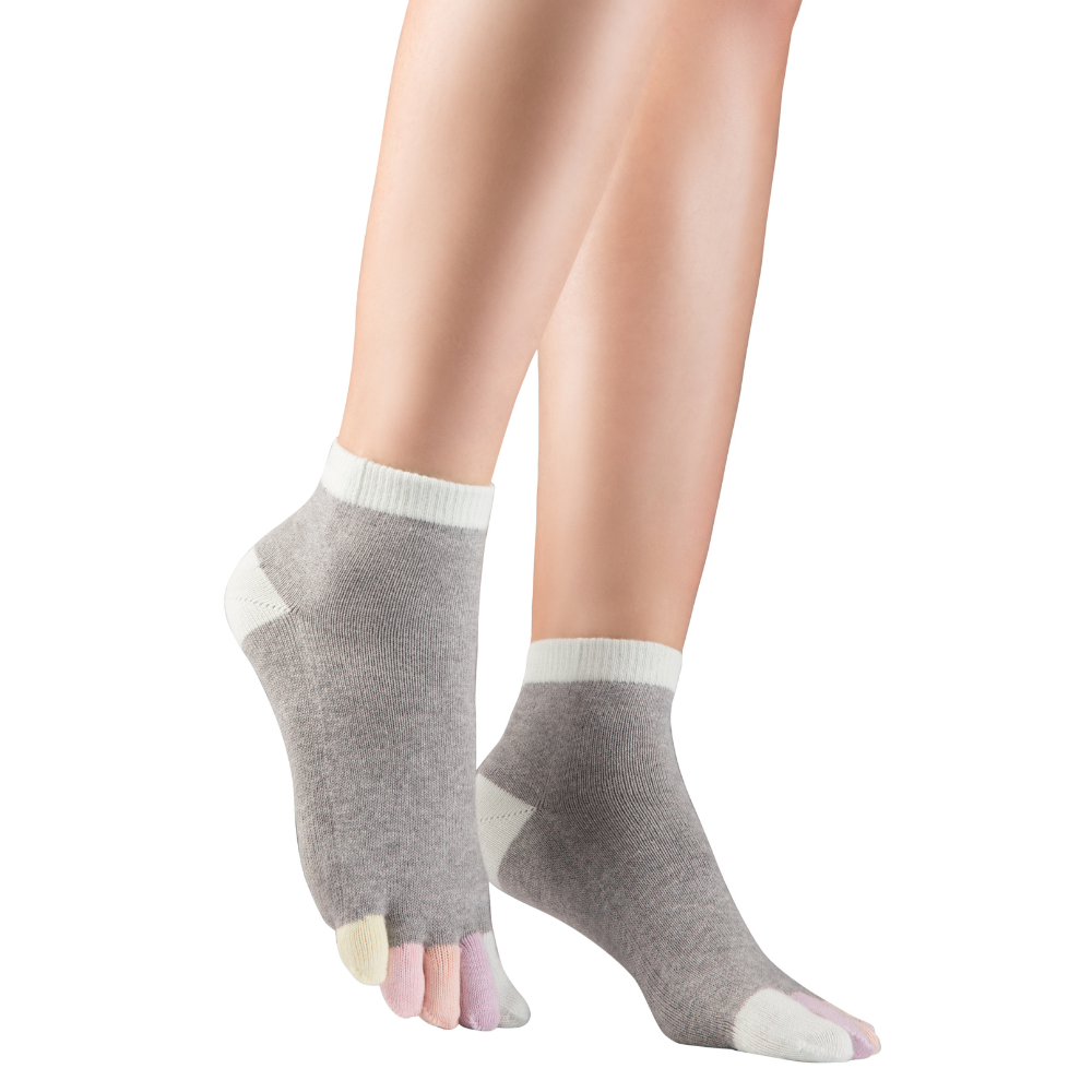 Knitido Rainbows short colorful toe socks