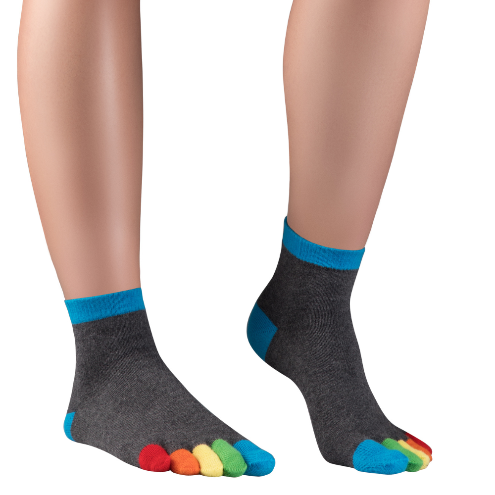 Knitido Rainbows short colorful toe socks