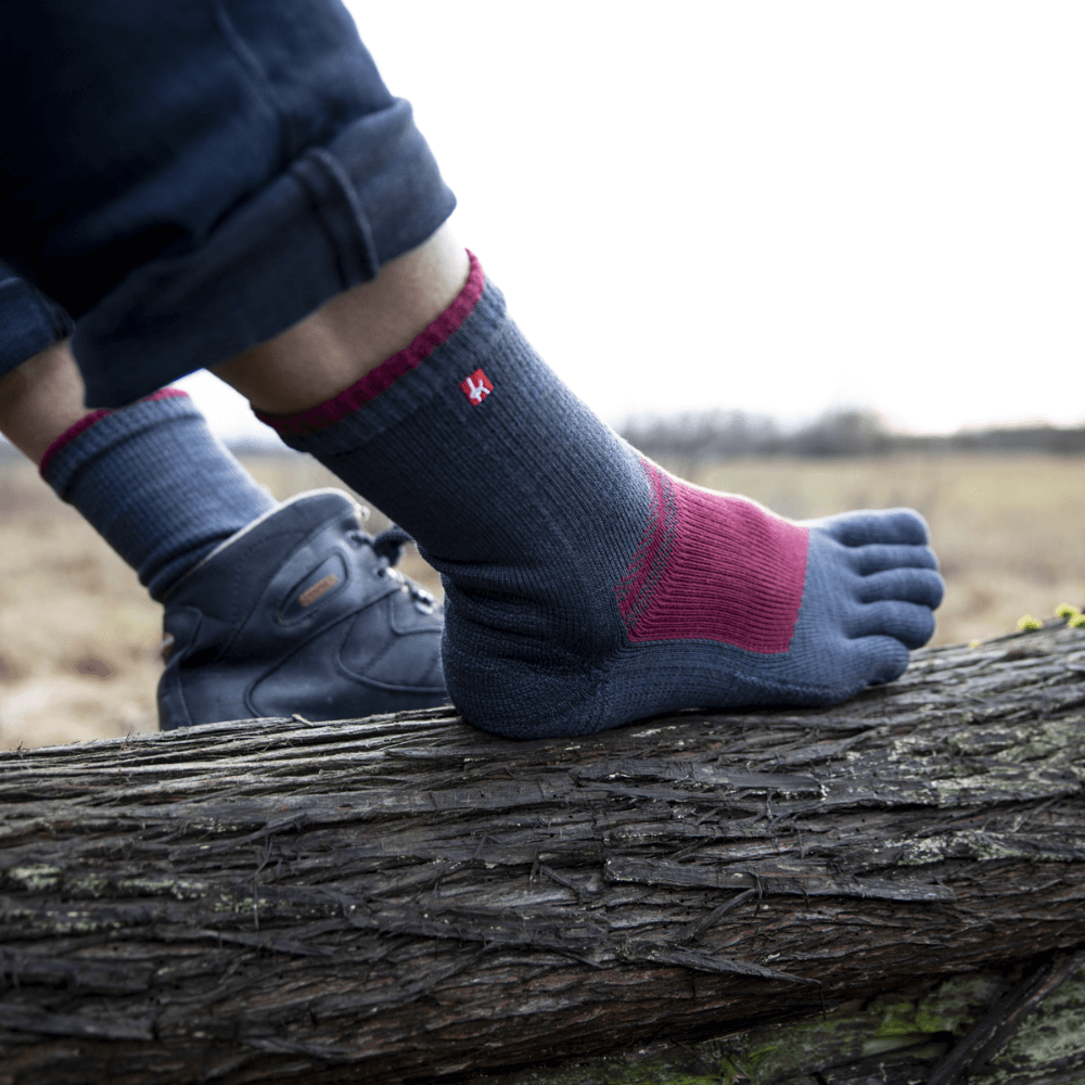 Knitido Outdoor Midi toe socks, short breathable hiking socks for men and  women : : Fashion