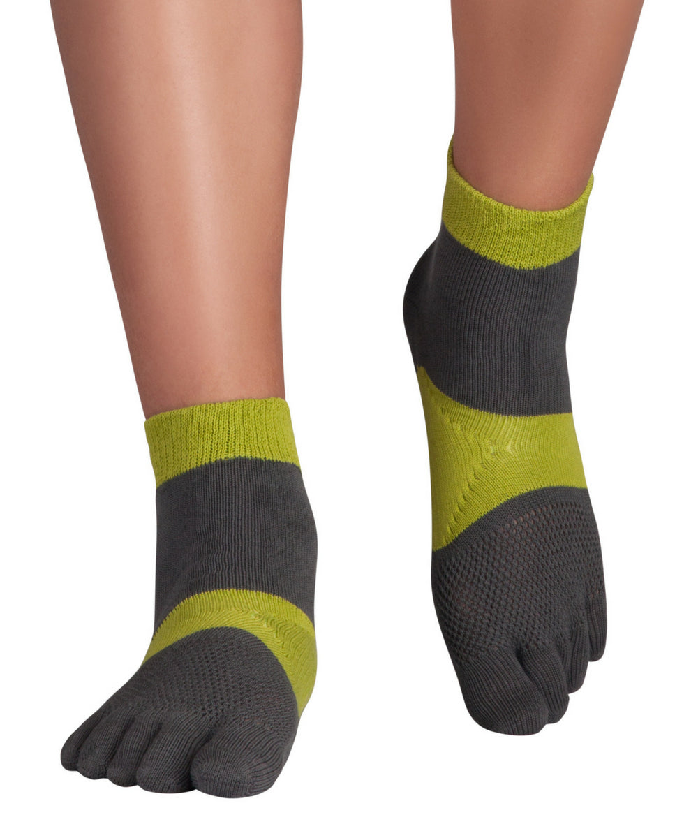 Knitido SPORT-chaussettes à orteils LONGUES DURÉES AVEC GRIP, ARCH SUPPORT ET TECHNOLOGIE NATURELLE OFFRANTE en gris et vert