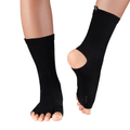 Knitido Yoga Stulpen Zehensocken aus Bio-Baumwolle in schwarz