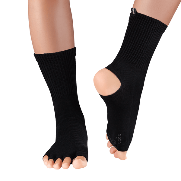 Knitido Yoga cuffs toe socks from organiccotton in black