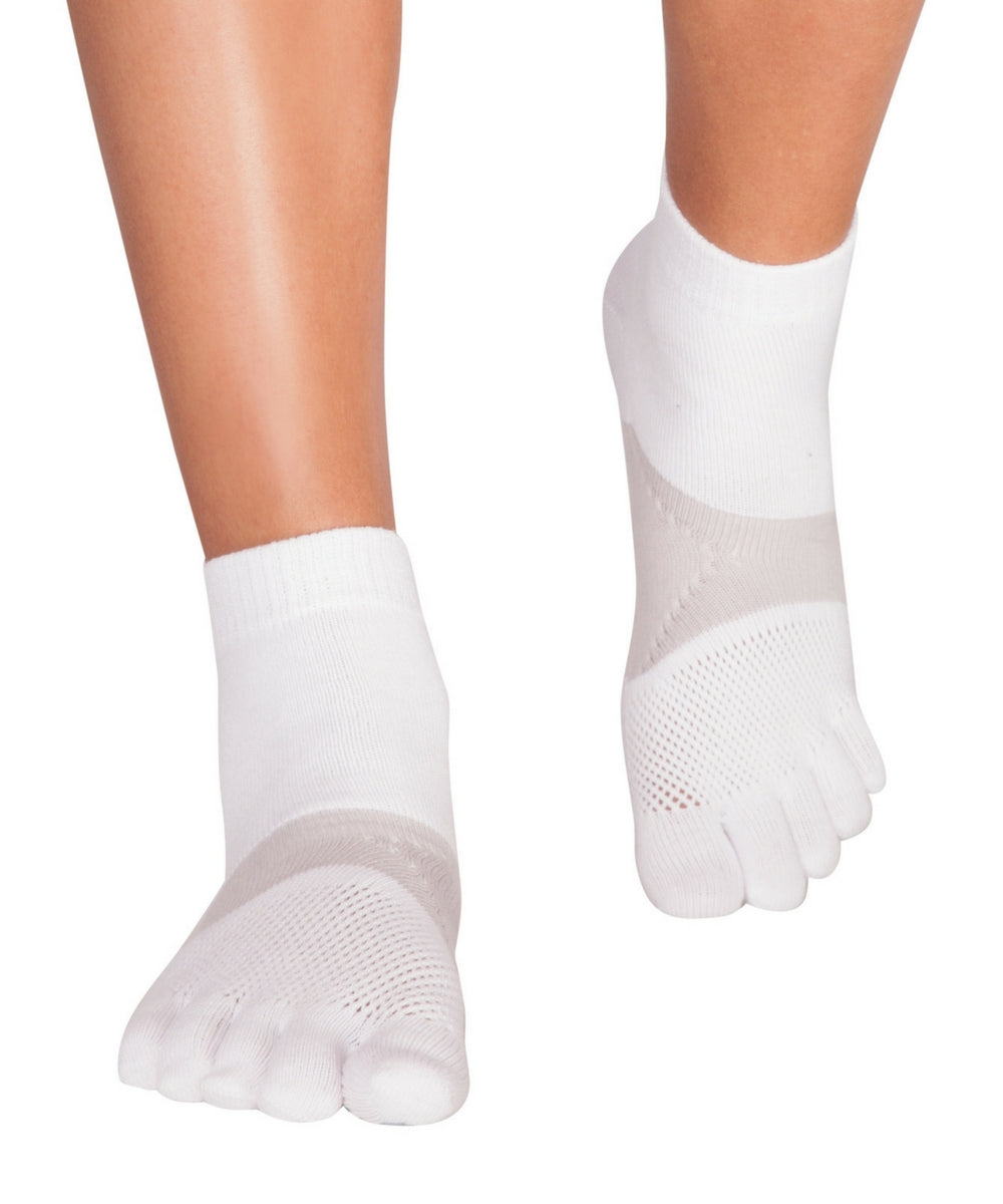 Knitido Marathon calze con dita per lo sport e la corsa su lunghe distanze - bianco / grigio argento_frontale