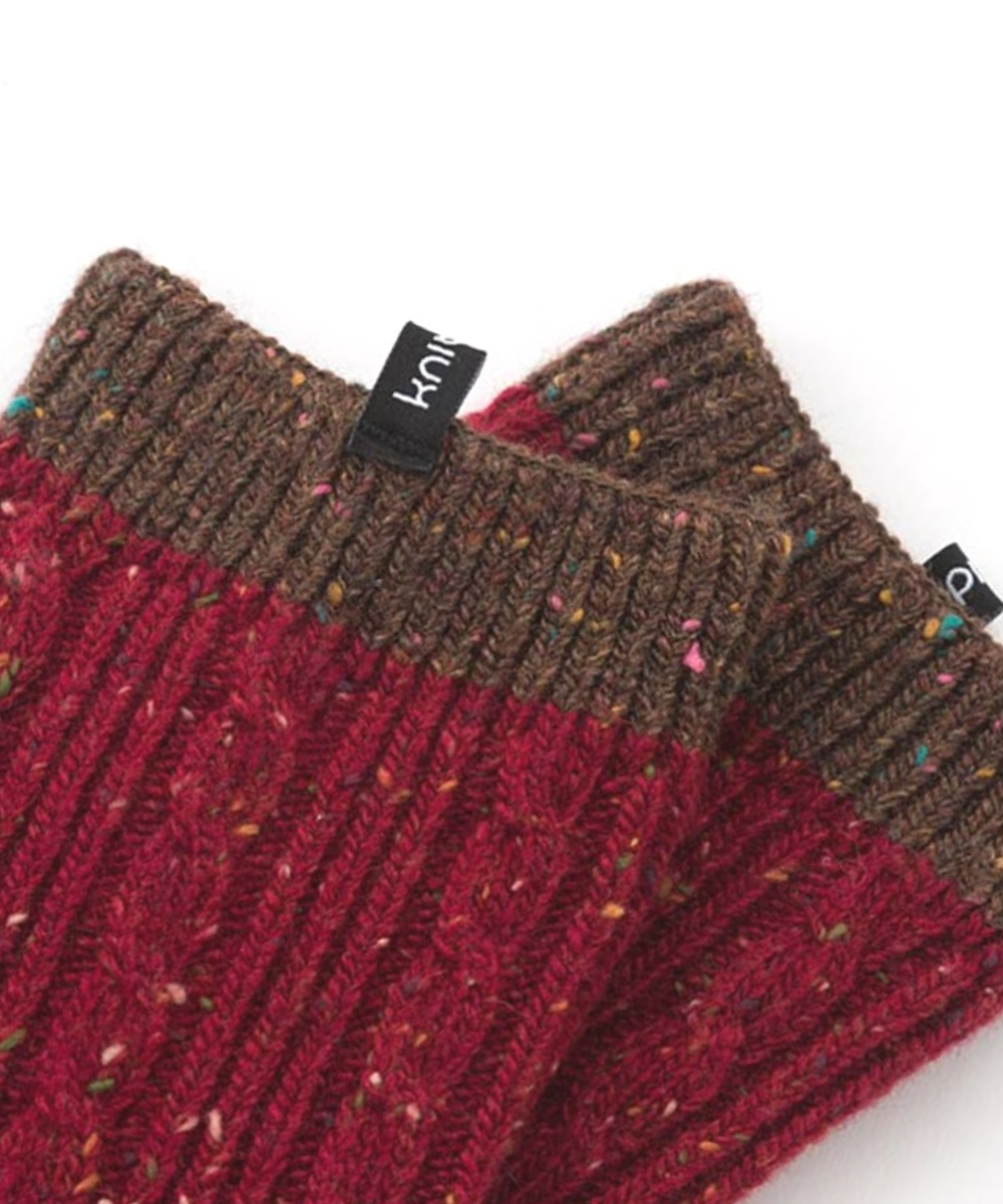 Knitido Plus Sakura: dvobarvne pikčaste nogavice z volno, tople in mehke v temno rdeči barvi