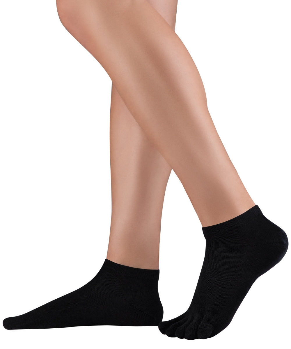 3er Sparpack of Knitido antimicrobial toe socks in snaker length with silver threads against foot odor in black 