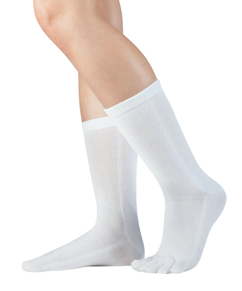 Knitido ESSENTIALS WADENLANGE TOE SOCKS from cotton for everyday life in white 