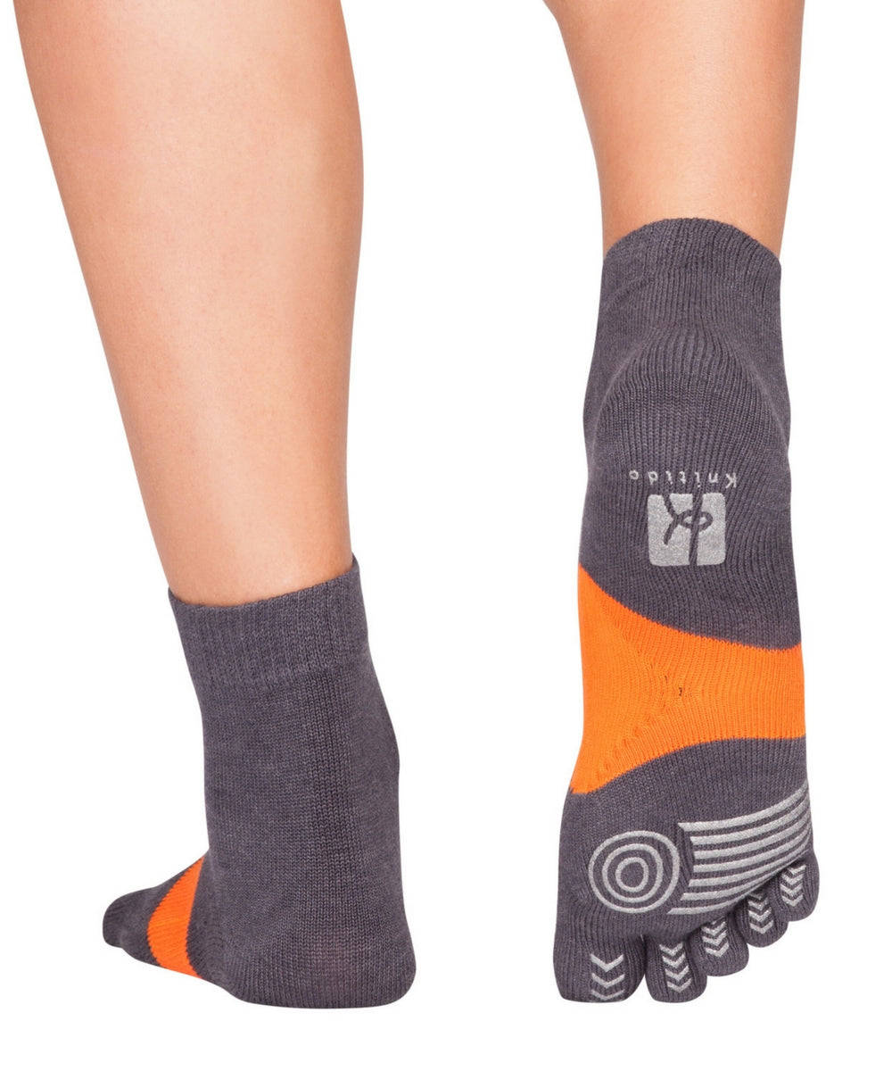 Knitido Marathon calze con dita per lo sport e la corsa su lunghe distanze - grigio / arancione