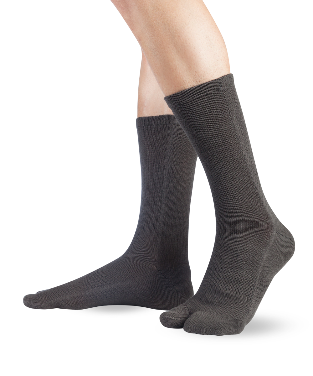 Knitido traditionals calf length tabi socks from cotton in gray