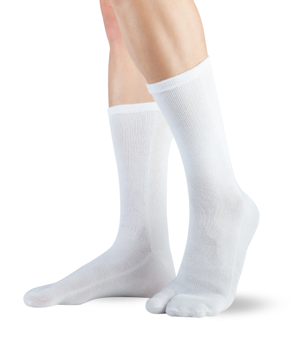 Knitido traditionals calf length tabi socks from cotton in white