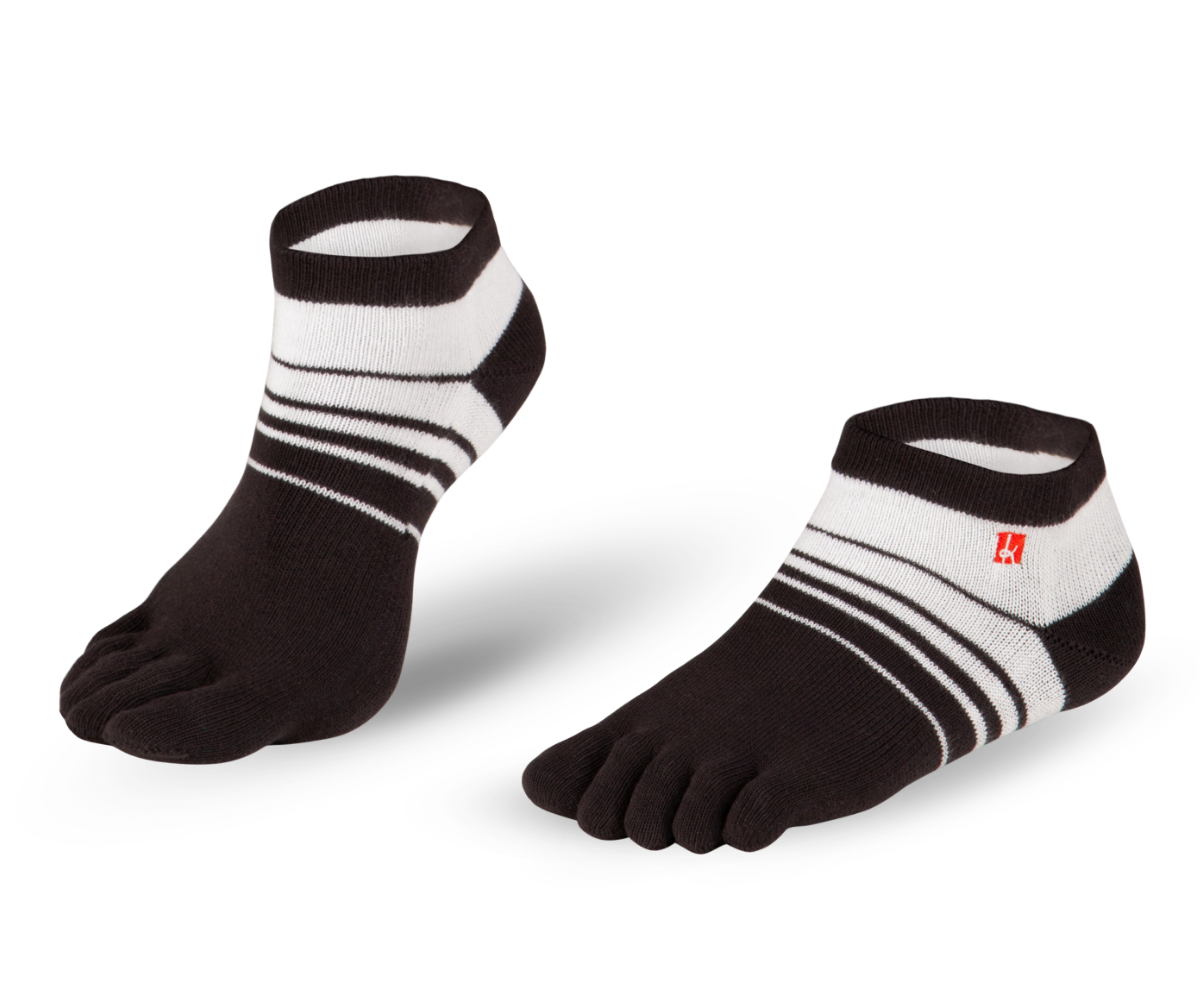 Knitido Track and Trail Spins Toe Socks Zapatilla con Coolmax calcetines ligeros para los dedos carbón blanco