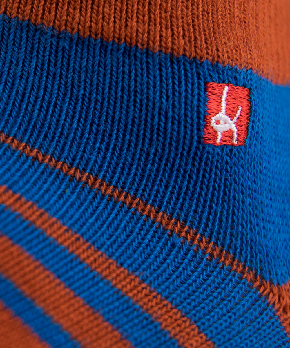 Knitido Track and Trail Spins Zehensocken Sneaker mit Coolmax Damen Herren orange Logo Close up