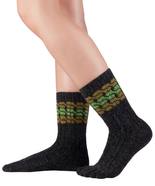 Knitido tople nogavice iz merina in kašmirja z meandrskim vzorcem v antracitni / zeleni barvi